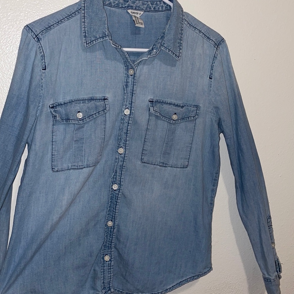 Forever 21 Jean shirt size medium